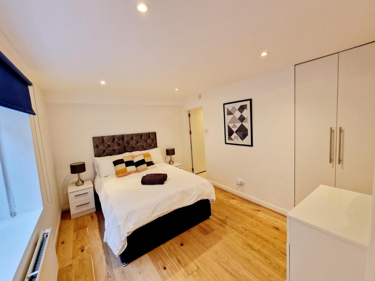 Beautiful Hyde Park Flat By Lancaster Gate Station With Private Back Patio Apartman London Kültér fotó